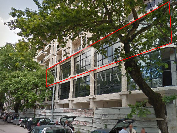 Shitet njesi komerciale ne qender te Durresit,prane valutes