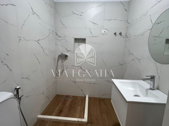 SHITET APARTAMENT 1+1 TEK SHKEMBI KAVAJES