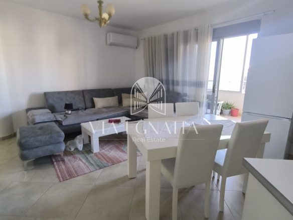 JEPET ME QERA 2+1 PLAZH, DURRES