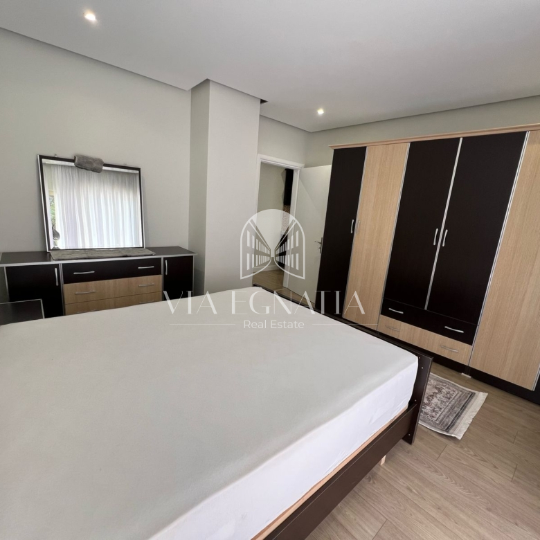 JEPET ME QERA APARTAMENT 2+1 TEK VILA ZOGUT DURRES