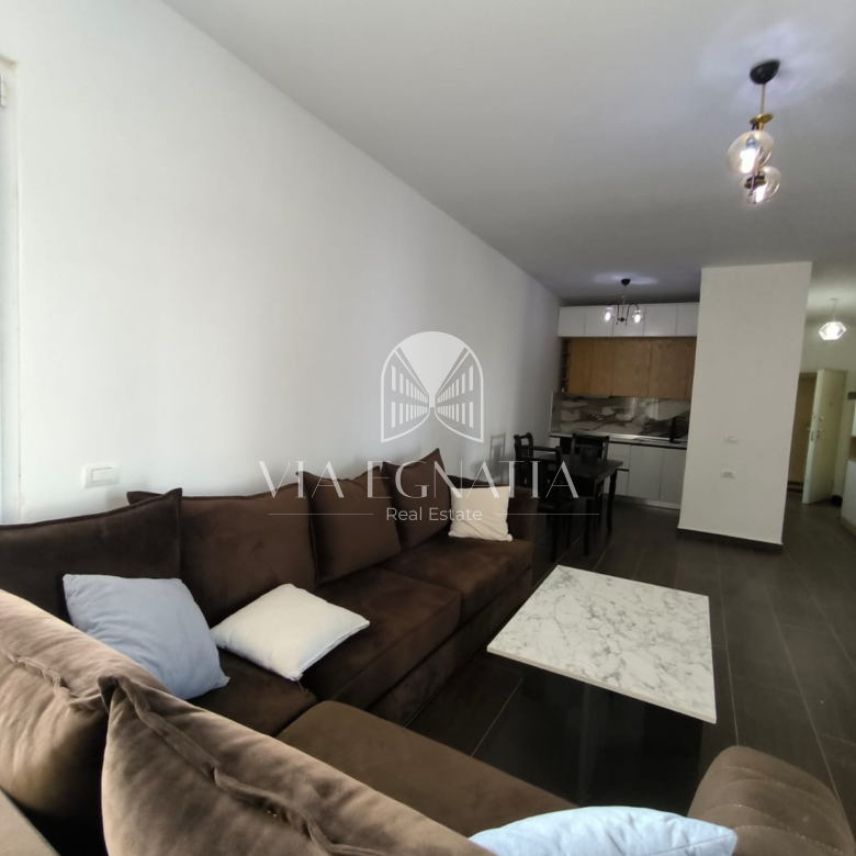 JEPET ME QERA APARTAMENT NE PLAZH DURRES