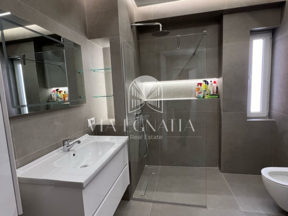 JEPET ME QERA APARTAMENT 2+1 TEK VILA ZOGUT DURRES