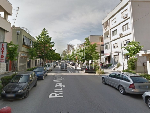 SHITET SHTEPI PRIVATE ME 300M² TRUALL