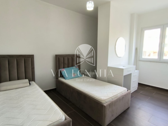 JEPET ME QERA APARTAMENT NE PLAZH DURRES