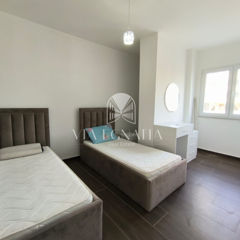 JEPET ME QERA APARTAMENT NE PLAZH DURRES