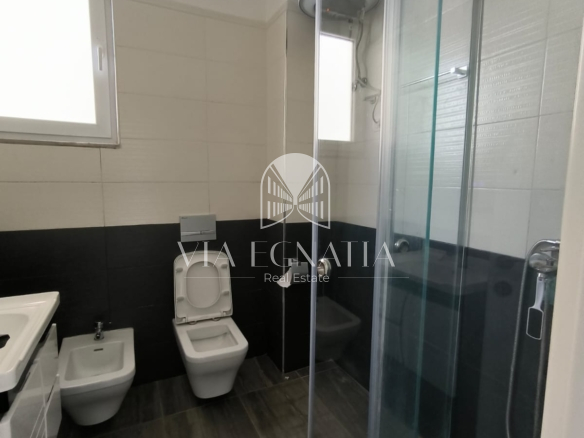 JEPET ME QERA APARTAMENT NE PLAZH DURRES