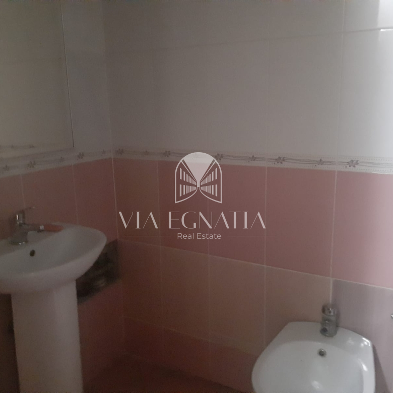 SHITET RESTORANT TEK LAGJIA 17