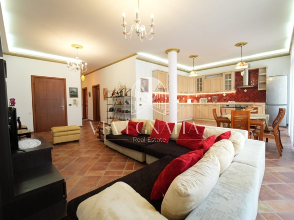 JEPET ME QERA APARTAMENT TEK ISH RAJONI POLICISE DURRES