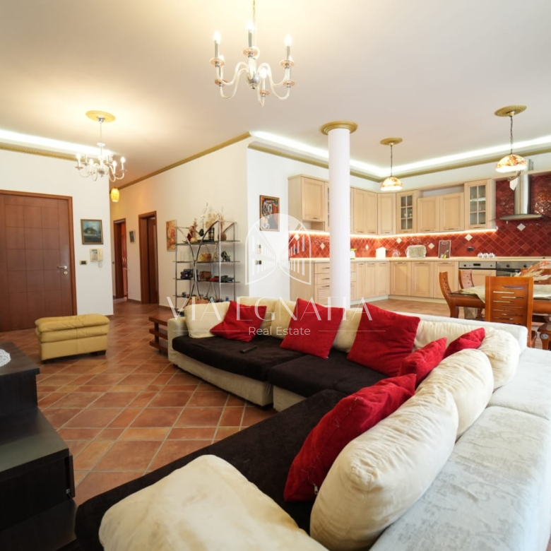 JEPET ME QERA APARTAMENT TEK ISH RAJONI POLICISE DURRES