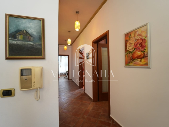 JEPET ME QERA APARTAMENT TEK ISH RAJONI POLICISE DURRES