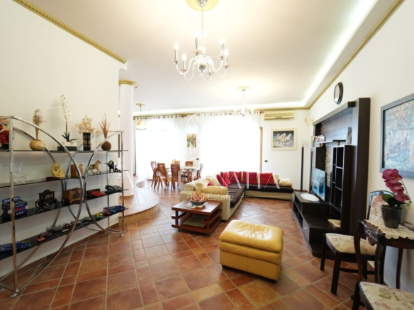 JEPET ME QERA APARTAMENT TEK ISH RAJONI POLICISE DURRES