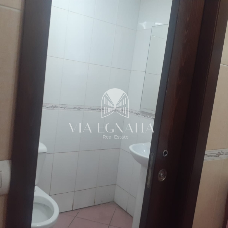 SHITET RESTORANT TEK LAGJIA 17