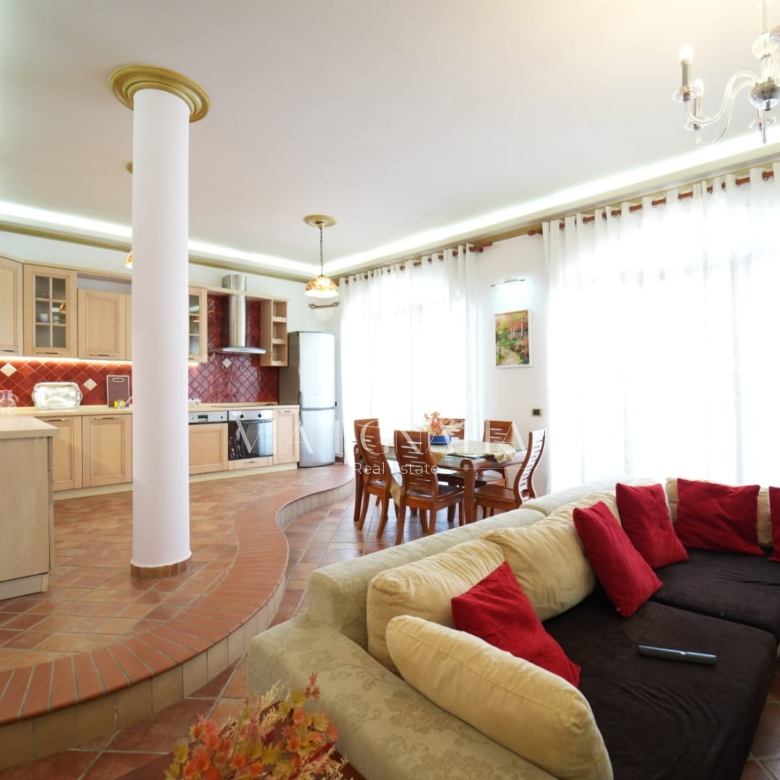 JEPET ME QERA APARTAMENT TEK ISH RAJONI POLICISE DURRES