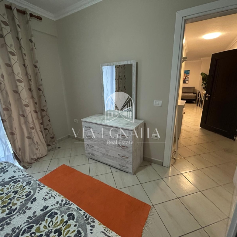 JEPET ME QERA APARTAMENT NE VOLLGA