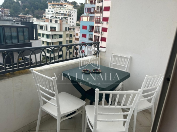 JEPET ME QERA APARTAMENT NE VOLLGA