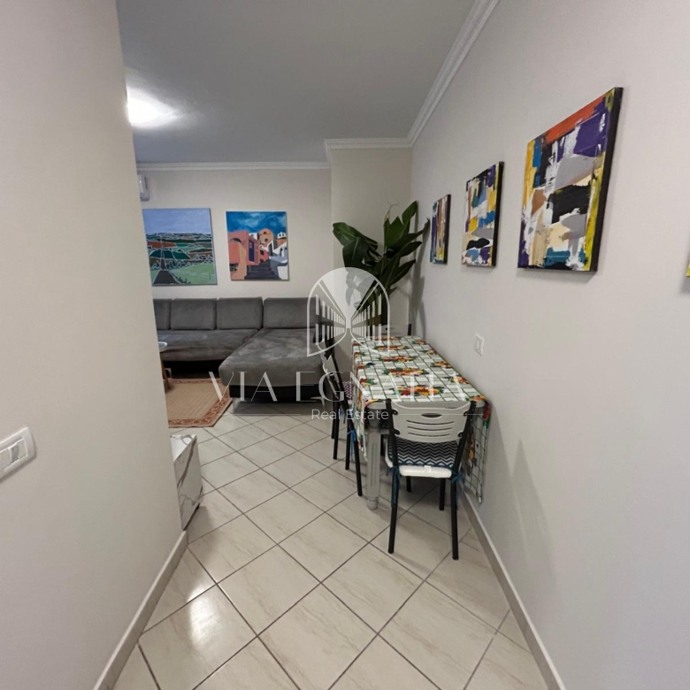 JEPET ME QERA APARTAMENT NE VOLLGA
