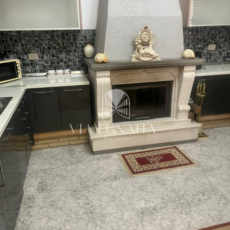 JEPET ME QIRA APARTAMENT QENDER DURRES