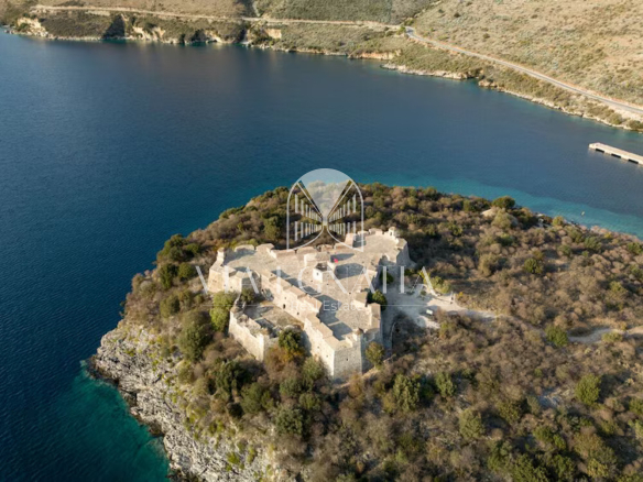 SHITET 10,000m² TRUALL NË VIJË TË PARË ME DETIN – QEPARO I POSHTËM