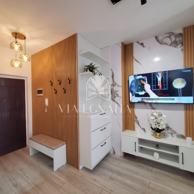 SHITET APARTAMENT 1+1 TEK RROTA KUQE DURRES