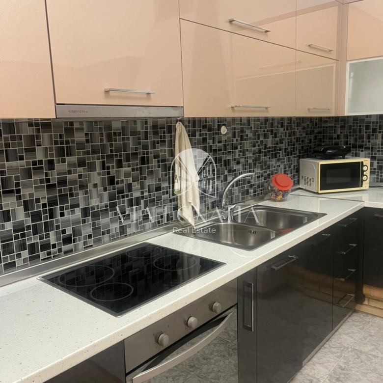 JEPET ME QIRA APARTAMENT QENDER DURRES