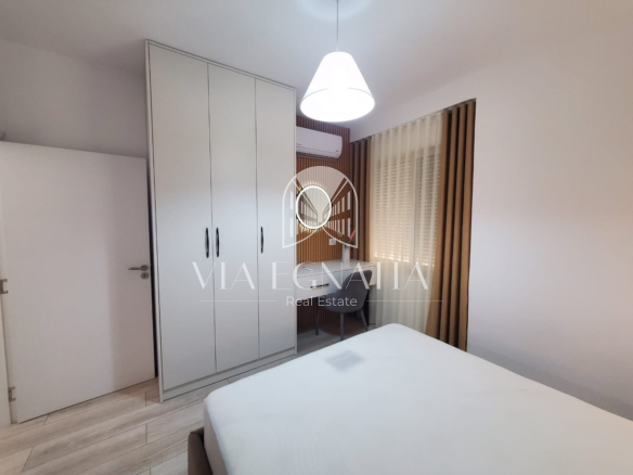 SHITET APARTAMENT 1+1 TEK RROTA KUQE DURRES