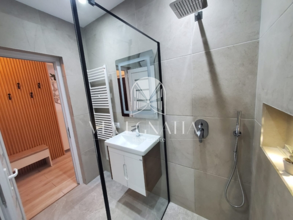 SHITET APARTAMENT 1+1 TEK RROTA KUQE DURRES