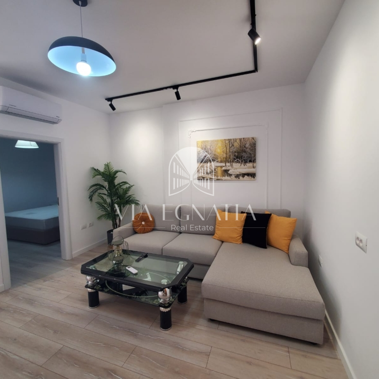SHITET APARTAMENT 1+1 TEK RROTA KUQE DURRES