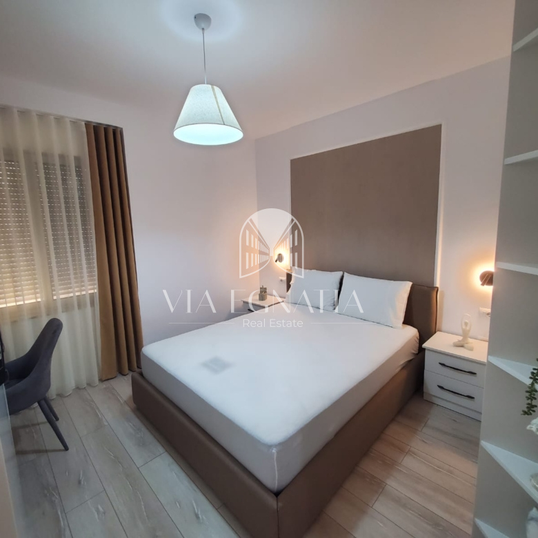 SHITET APARTAMENT 1+1 TEK RROTA KUQE DURRES