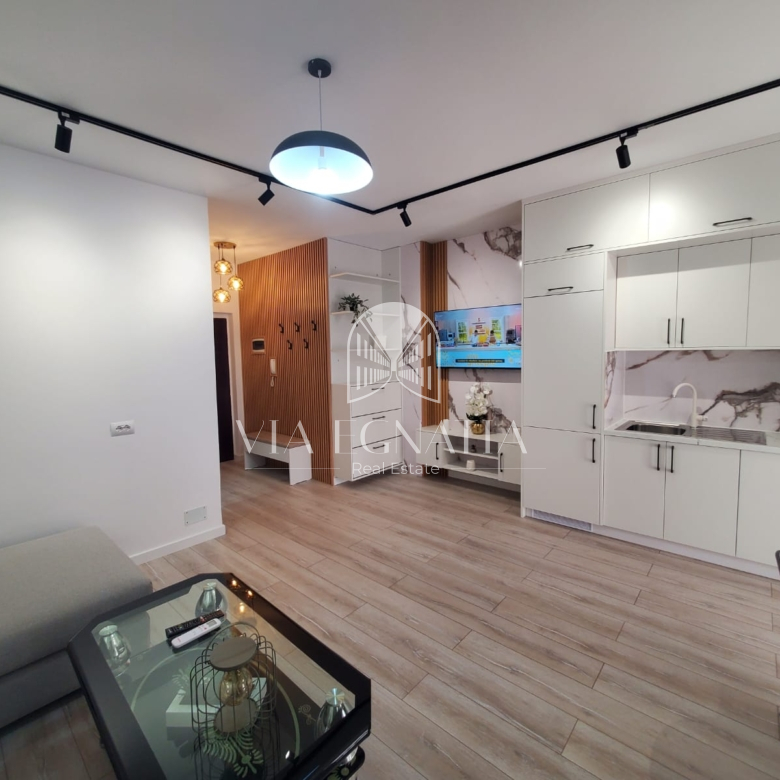 SHITET APARTAMENT 1+1 TEK RROTA KUQE DURRES