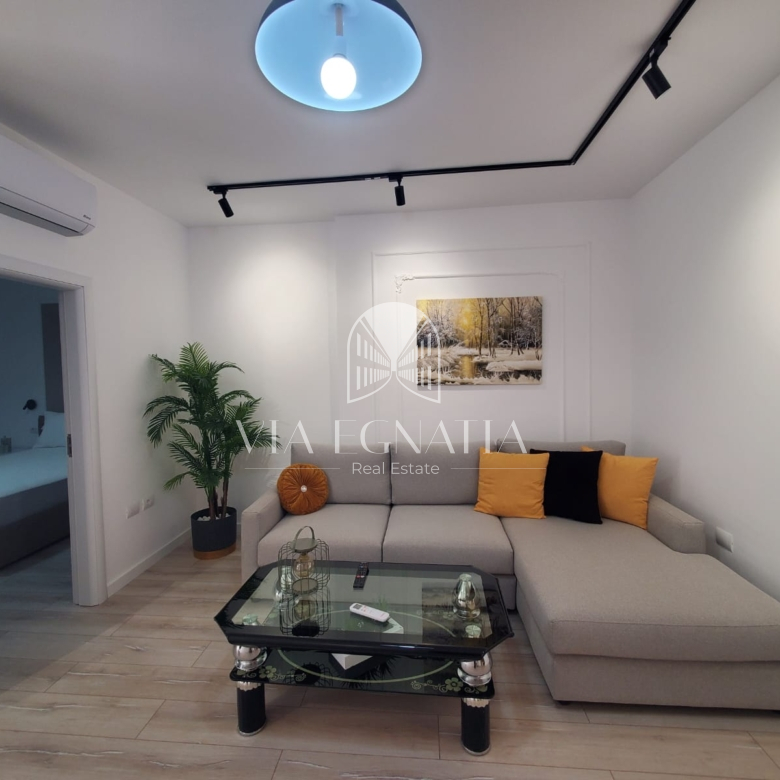 SHITET APARTAMENT 1+1 TEK RROTA KUQE DURRES