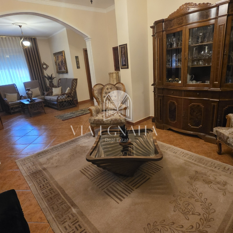 APARTAMENT 3+1 NË SHITJE – KATI I 6, ME ASHENSOR
