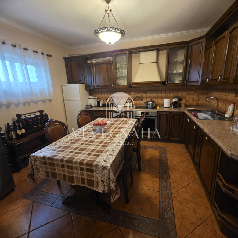 APARTAMENT 3+1 NË SHITJE – KATI I 6, ME ASHENSOR