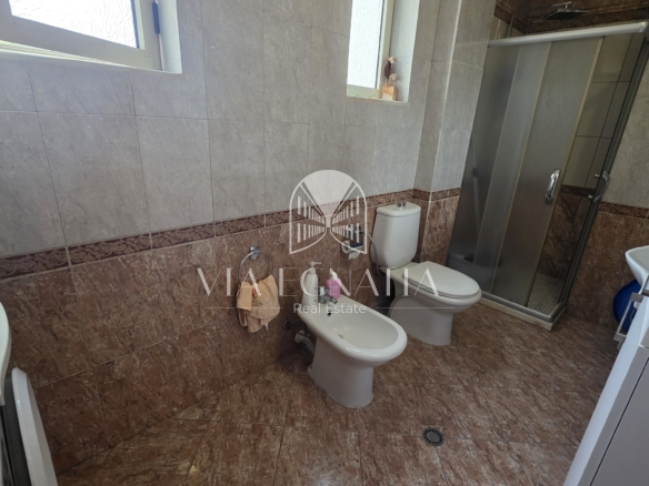 APARTAMENT 3+1 NË SHITJE – KATI I 6, ME ASHENSOR