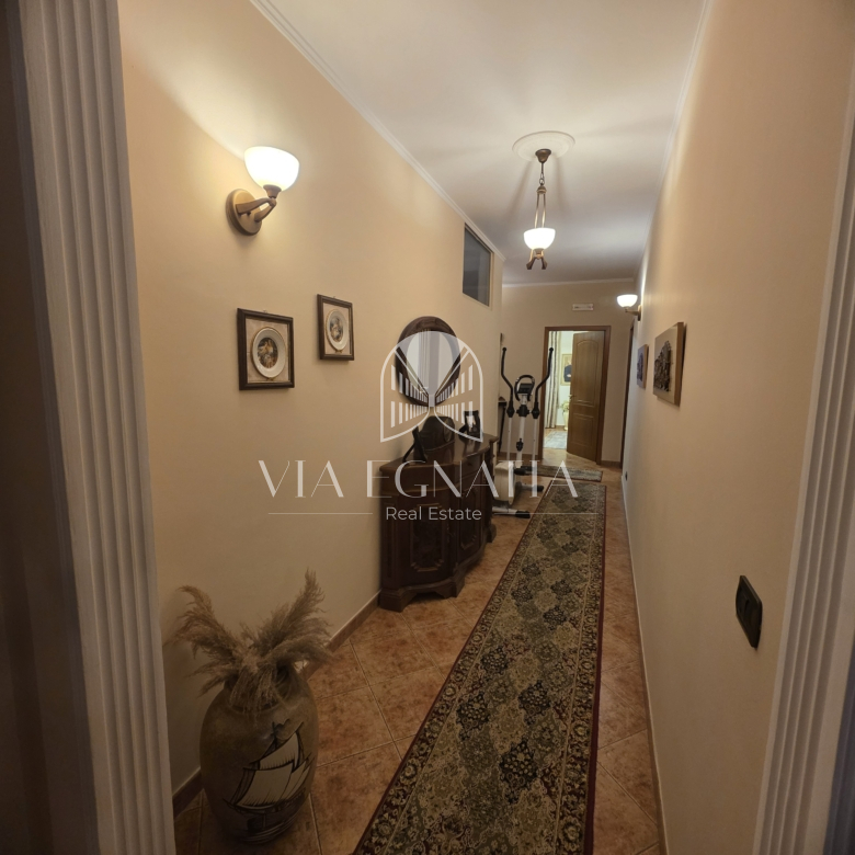 APARTAMENT 3+1 NË SHITJE – KATI I 6, ME ASHENSOR