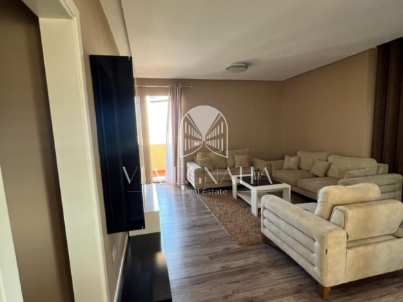 APARTAMENT 3+1 ME QERA – KATI I 8, ME ASHENSOR
