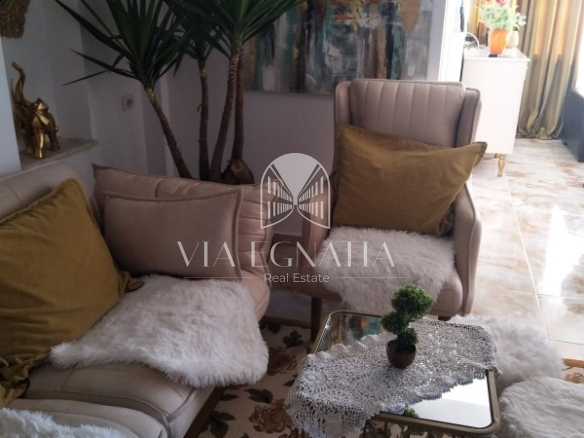APARTAMENT DUPLEX 3+1 NË SHITJE – KOMPLEKS ME PISHINË