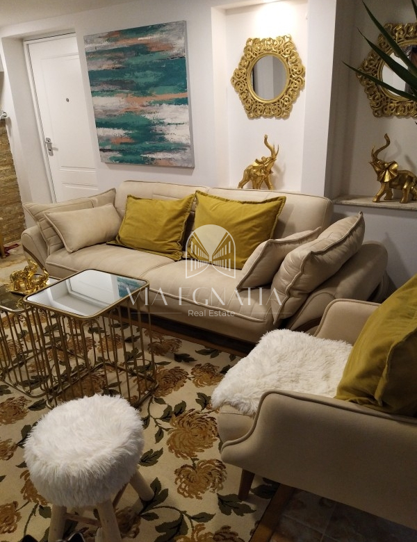 APARTAMENT DUPLEX 3+1 NË SHITJE – KOMPLEKS ME PISHINË