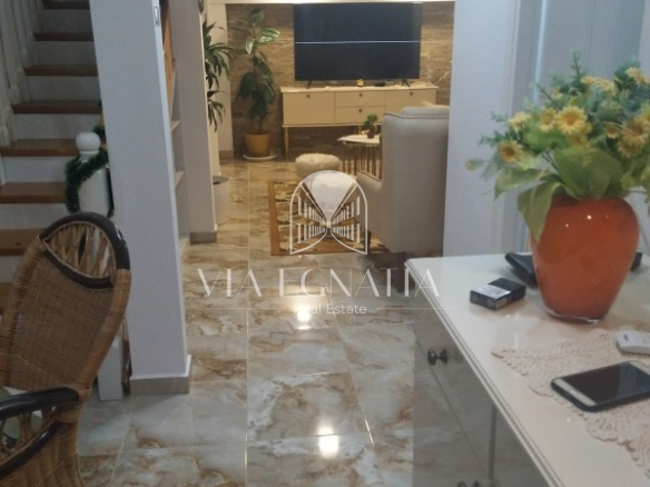 APARTAMENT DUPLEX 3+1 NË SHITJE – KOMPLEKS ME PISHINË