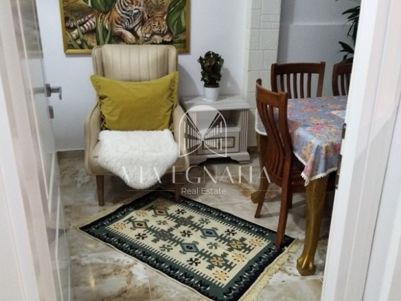APARTAMENT DUPLEX 3+1 NË SHITJE – KOMPLEKS ME PISHINË
