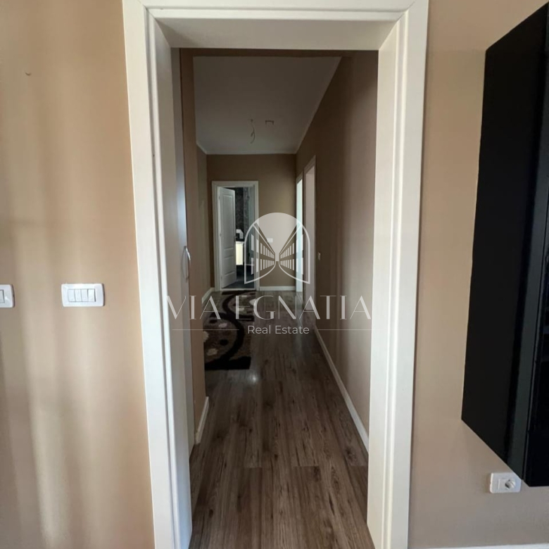 APARTAMENT 3+1 ME QERA – KATI I 8, ME ASHENSOR