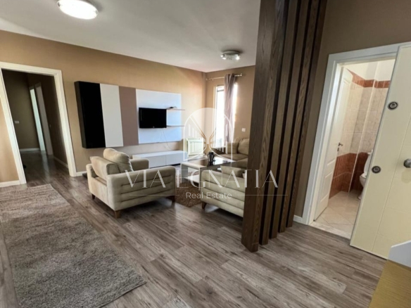 APARTAMENT 3+1 ME QERA – KATI I 8, ME ASHENSOR