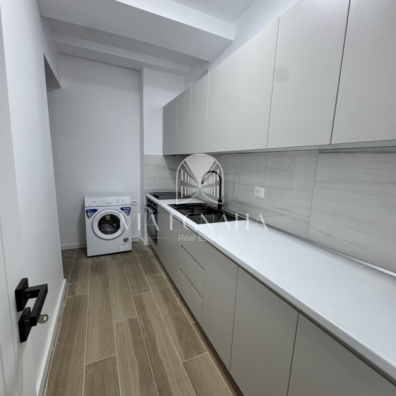 JEPET ME QIRA APARTAMENT 2+1 – QENDËR