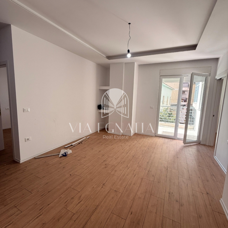 SHITET APARTAMENT 2+1 + 2 TUALETE ISH RAJONI