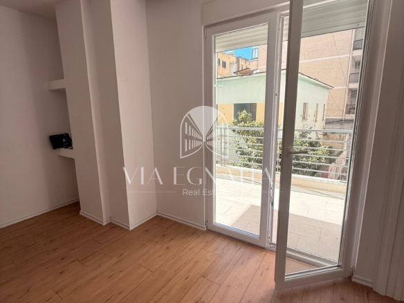 SHITET APARTAMENT 2+1 + 2 TUALETE ISH RAJONI