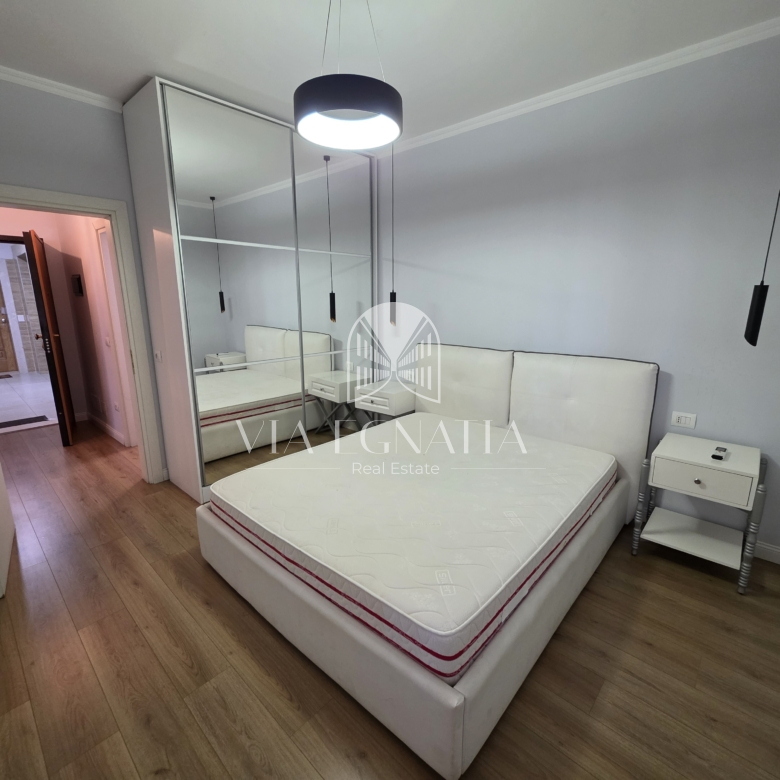 JEPET ME QIRA 1+1 TEK PALLATI CONAD – RRUGA E PORTIT, DURRËS