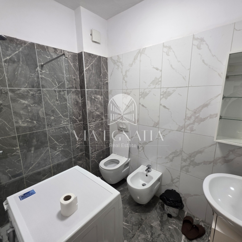 JEPET ME QIRA 1+1 TEK PALLATI CONAD – RRUGA E PORTIT, DURRËS