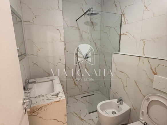SHITET APARTAMENT 2+1 + 2 TUALETE ISH RAJONI