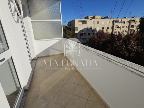 SHITET APARTAMENT 2+1 – PRANË SPITALIT RAJONAL, DURRËS