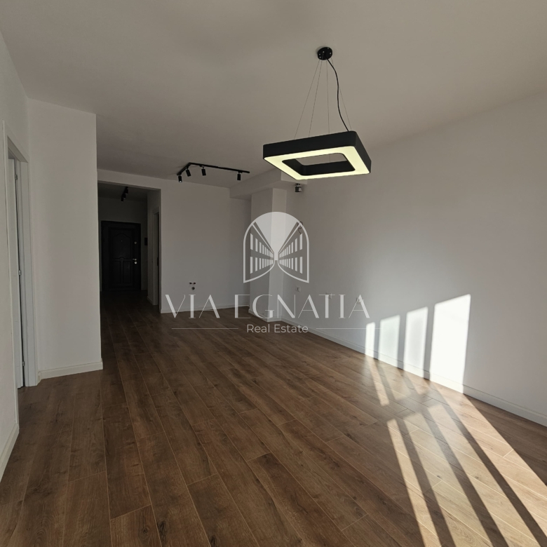 SHITET APARTAMENT 2+1 – PRANË SPITALIT RAJONAL, DURRËS