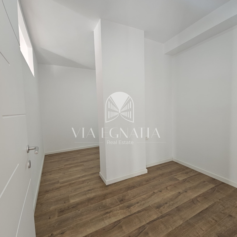 SHITET APARTAMENT 2+1 – PRANË SPITALIT RAJONAL, DURRËS